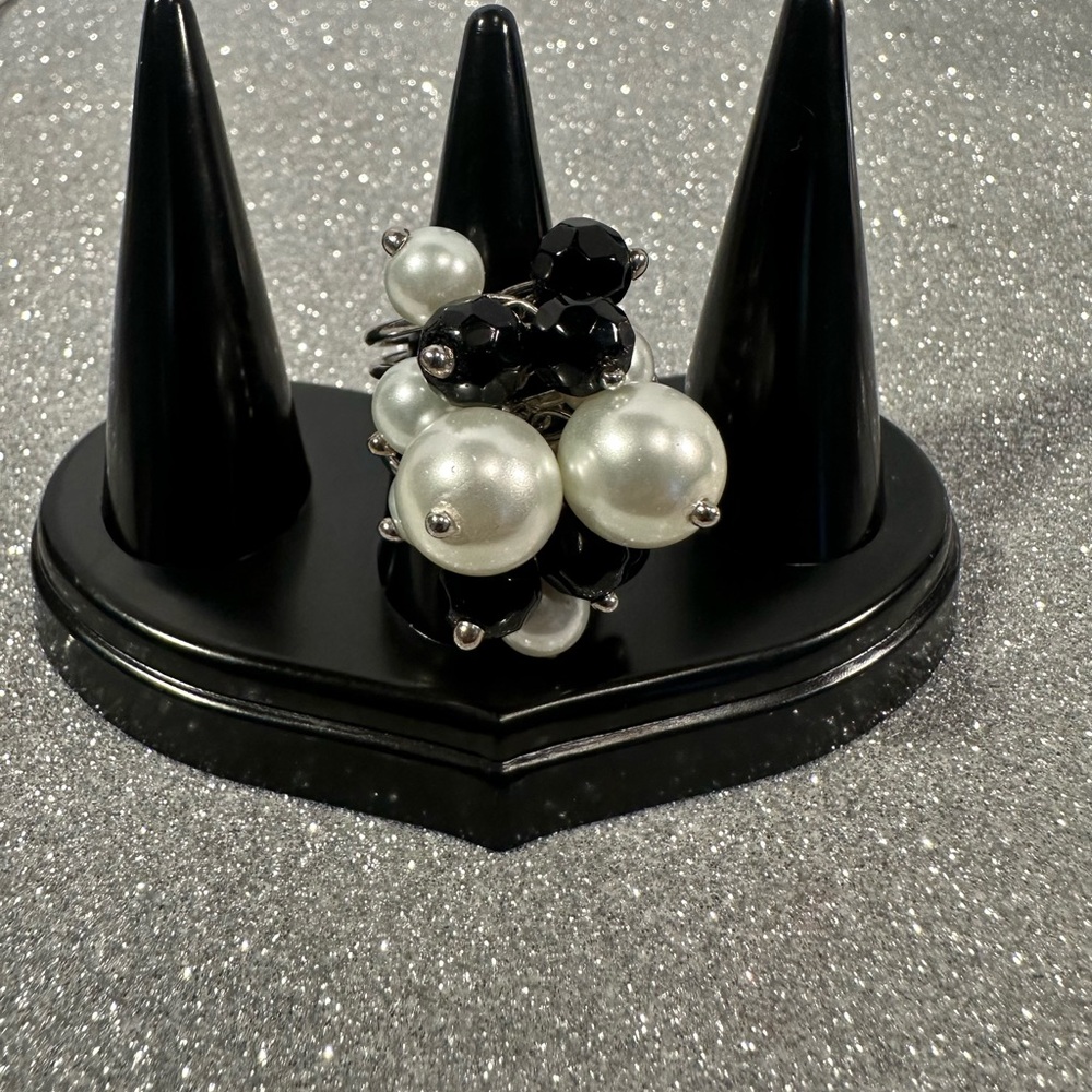 LOVELY FASHION RING! - Picture 3 of 4